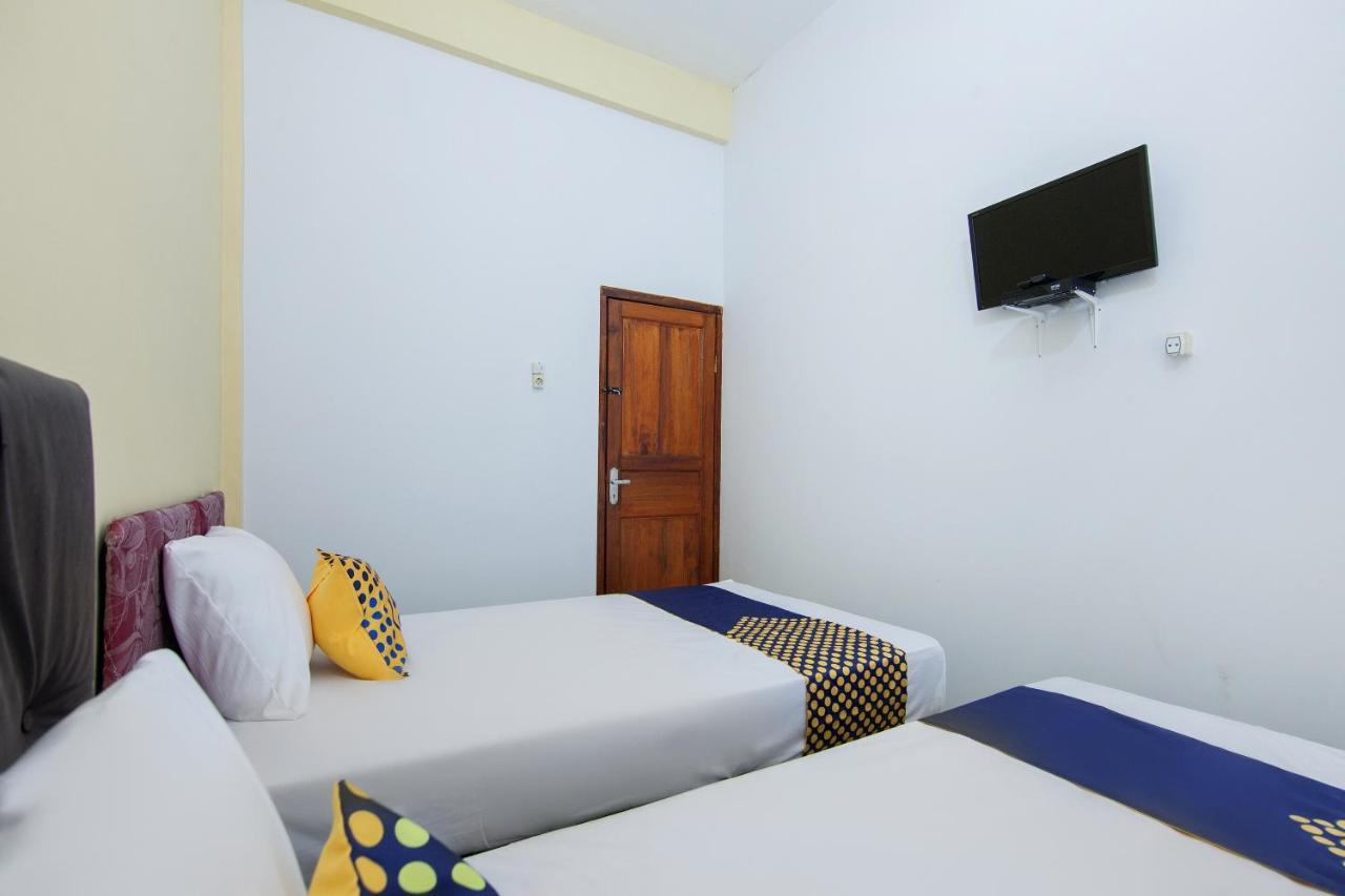 Spot On 2076 Hotel Stadion Berastagi Ngoại thất bức ảnh