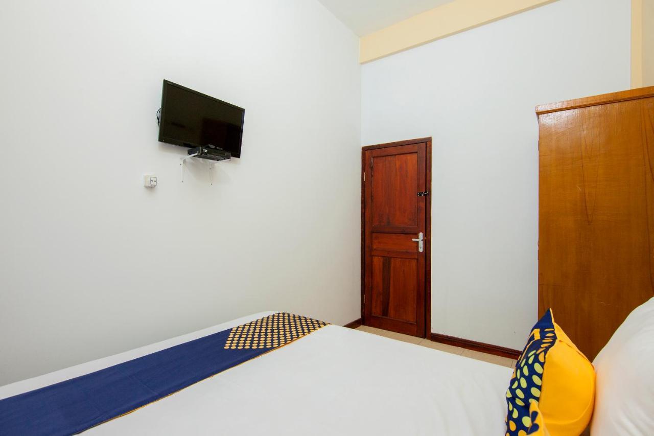 Spot On 2076 Hotel Stadion Berastagi Ngoại thất bức ảnh